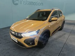 Beige Neu 2025 Dacia Sandero Expression Kleinwagen | 19.760 € (Etwas zu teuer)