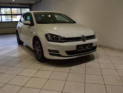 Weiß Gebraucht 2015 VW Golf VII LOUNGE | 15.340 € (Teuer)