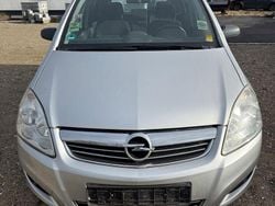 Silber Gebraucht 2008 Opel Zafira Edition Van / Kleinbus | 1.790 € (Guter Preis)