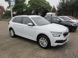 Weiß Gebraucht 2023 Skoda Kamiq Ambition SUV | 18.790 € (Guter Preis)
