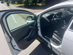 Weiß Gebraucht 2014 Ford Focus Titanium Kombi | 4.500 € (Guter Preis)