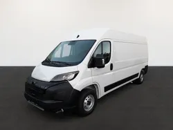 Kaolinweiß Gebraucht 2024 Peugeot Boxer Van | 26.042 €