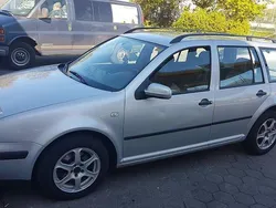 Silber Gebraucht 2001 VW Golf IV Kombi | 1.000 € (Teuer)