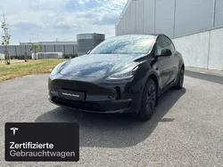 Schwarz Gebraucht 2024 Tesla Model Y Long Range SUV | 48.700 € (Teuer)