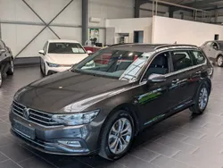 Grau Gebraucht 2022 VW Passat Business Kombi | 25.900 € (Fairer Preis)