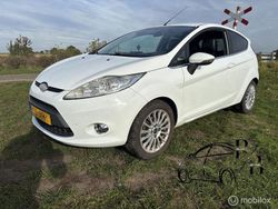 Weiß Gebraucht 2009 Ford Fiesta Titanium Kleinwagen | 1.503 €