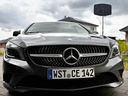Grau Gebraucht 2015 Mercedes CLA200 Shooting Brake Kombi | 11.200 € (Fairer Preis)