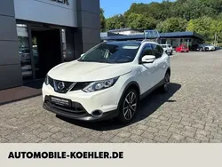Brilliant white Gebraucht 2016 Nissan Qashqai Tekna SUV | 12.970 € (Fairer Preis)
