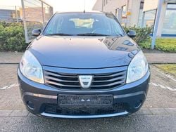 Grau Gebraucht 2009 Dacia Sandero Kleinwagen | 1.599 € (Fairer Preis)