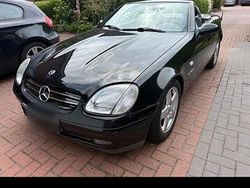 Schwarz Gebraucht 1999 Mercedes SLK230 Cabrio | 5.000 € (Etwas zu teuer)