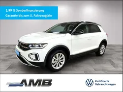 Pure white/schwarz Gebraucht 2024 VW T-Roc Style SUV | 32.890 € (Fairer Preis)