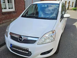 Weiß Gebraucht 2009 Opel Zafira Edition Van / Kleinbus | 2.800 € (Superpreis)