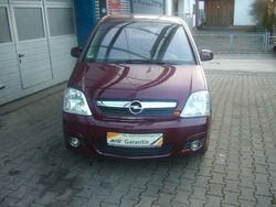 Rot Gebraucht 2005 Opel Meriva Van / Kleinbus | 4.999 € (Teuer)