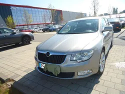 Beige Gebraucht 2010 Skoda Superb Comfort Limousine | 7.900 € (Fairer Preis)