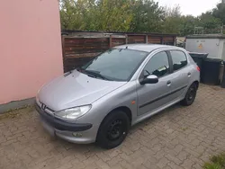 Silber Gebraucht 1999 Peugeot 206 Kleinwagen | 800 € (Fairer Preis)