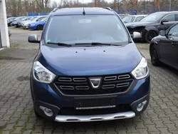 Blau Gebraucht 2019 Dacia Lodgy Stepway Van / Kleinbus | 7.990 € (Fairer Preis)