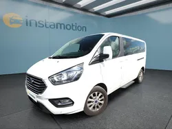 Weiß Gebraucht 2019 Ford Tourneo Custom Van / Kleinbus | 33.499 €