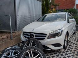 Weiß Gebraucht 2013 Mercedes A180 Limousine | 13.500 € (Fairer Preis)