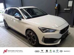 "candy" weiss Gebraucht 2022 Cupra Leon VZ Kombi | 28.430 € (Fairer Preis)