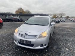 Silber Gebraucht 2010 Toyota Verso Life Van / Kleinbus | 4.600 € (Fairer Preis)