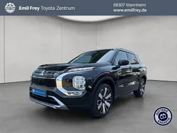 Kristallschwarz premiummetal Gebraucht 2025 Mitsubishi Outlander P-HEV Top SUV | 51.990 €