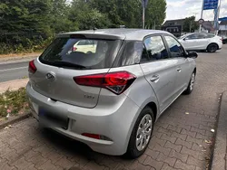 Silber Gebraucht 2017 Hyundai i20 Active Kleinwagen | 6.500 € (Fairer Preis)