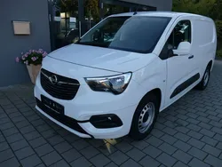 Weiß Gebraucht 2020 Opel Combo Edition Van / Kleinbus | 15.390 € (Teuer)