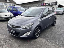 Grau Gebraucht 2014 Hyundai i20 GO! Limousine | 6.490 € (Fairer Preis)
