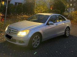 Silber Gebraucht 2010 Mercedes C200 Limousine | 5.600 €
