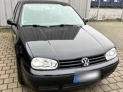Schwarz Gebraucht 2002 VW Golf IV Kleinwagen | 1.300 € (Fairer Preis)