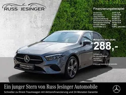 Mountaingrau Gebraucht 2024 Mercedes A200 Progressive Limousine | 29.880 € (Fairer Preis)