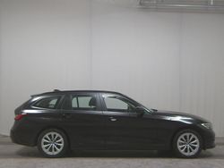 Schwarz Gebraucht 2021 BMW 330e Advantage Kombi | 18.480 € (Guter Preis)