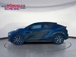 Midnight teal metallic/schwarz Neu 2024 Toyota C-HR Team SUV | 38.690 € (Fairer Preis)