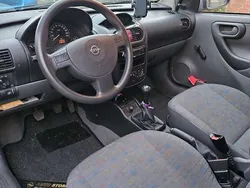 Schwarz Gebraucht 2002 Opel Corsa Limousine | 2.500 € (Etwas zu teuer)