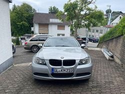Silber Gebraucht 2007 BMW 318 Limousine | 4.200 € (Fairer Preis)