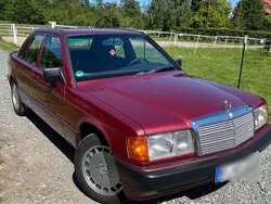 Rot Gebraucht 1991 Mercedes 190 Limousine | 2.700 €