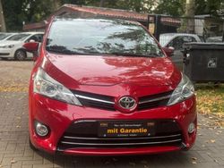 Rot Gebraucht 2013 Toyota Verso Van / Kleinbus | 13.999 € (Fairer Preis)