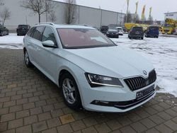 Weiß Gebraucht 2016 Skoda Superb Style Kombi | 12.800 € (Superpreis)