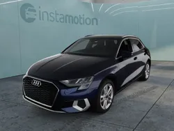 Blau Gebraucht 2024 Audi A3 Sportback e-tron Design Limousine | 38.525 €