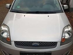 Silber Gebraucht 2008 Ford Fiesta Ambiente Kleinwagen | 2.000 € (Fairer Preis)