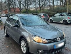 Grau Gebraucht 2012 VW Golf VI Kleinwagen | 8.100 € (Etwas zu teuer)