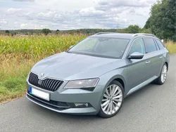 Grau Gebraucht 2018 Skoda Superb Kombi | 24.800 € (Teuer)