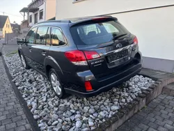 Grau Gebraucht 2010 Subaru Outback Exclusive+ SUV | 3.800 €