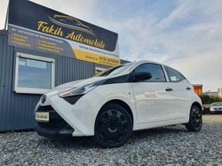 Weiß Gebraucht 2020 Toyota Aygo Kleinwagen | 9.699 € (Fairer Preis)