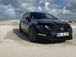 Schwarz Gebraucht 2018 Skoda Octavia RS Kombi | 21.000 € (Guter Preis)