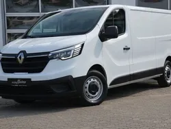 Weiß Gebraucht 2023 Renault Trafic Komfort Van | 25.450 € (Fairer Preis)