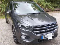 Braun Gebraucht 2018 Ford Kuga ST-Line SUV | 15.650 € (Etwas zu teuer)