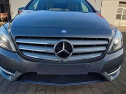 Mountaingrau met. Gebraucht 2014 Mercedes B250 Van / Kleinbus | 16.650 €