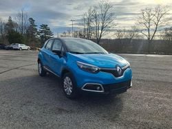Blau rpm + schwarz gne Gebraucht 2017 Renault Captur Experience SUV | 7.699 € (Guter Preis)