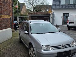 Silber Gebraucht 2001 VW Golf IV Comfortline Kombi | 2.490 € (Etwas zu teuer)